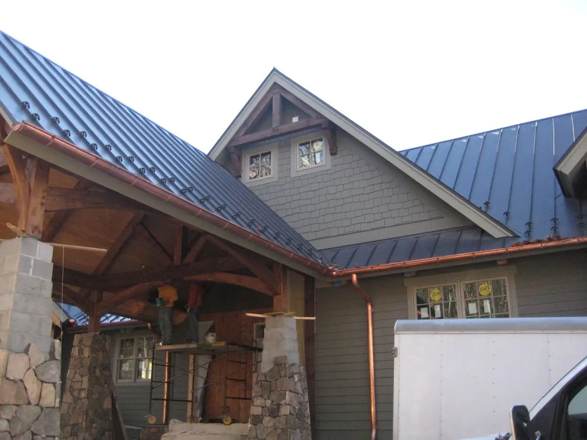 Craftsman Roofing team delivering quality roofing work in East Perrine